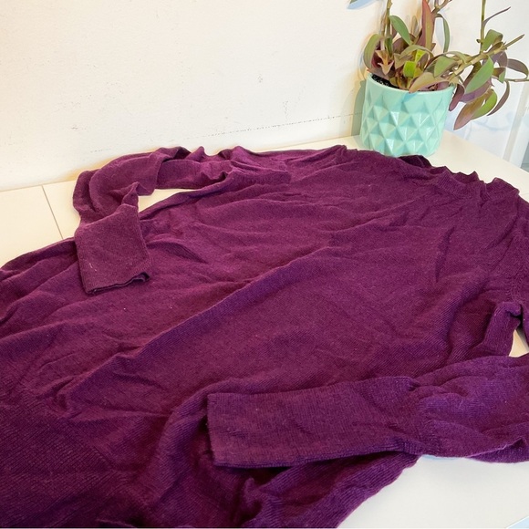 Medium BADGLEY MISCHKA Plum Purple Merino Wool Sweater Lightweight Luxury - Picture 6 of 13